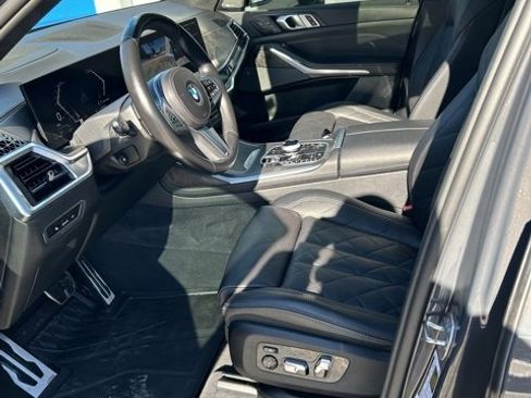 Used 2024 BMW X7 xDrive40i w/ Executive Package image 8