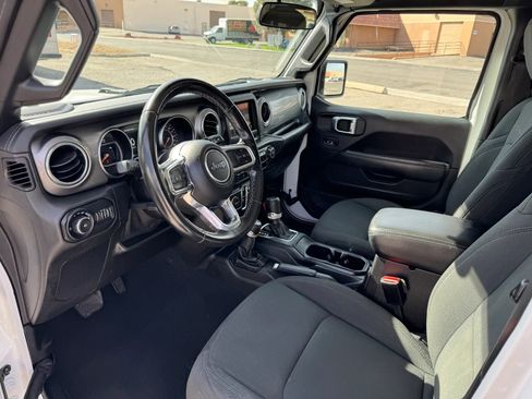 Used 2021 Jeep Wrangler Unlimited Sahara AWD/4WD image 10