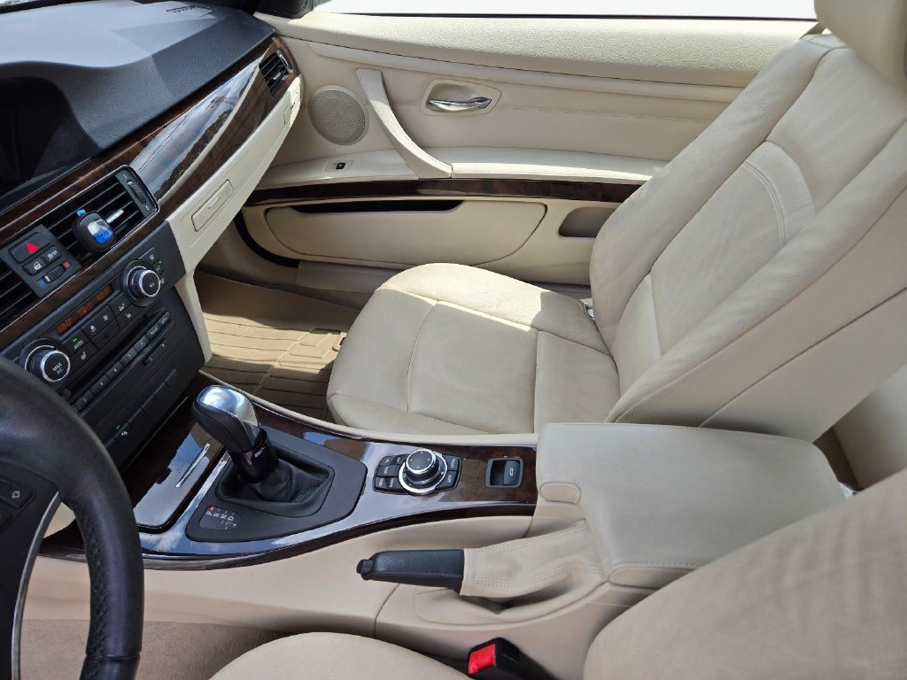 Used 2013 BMW 328i Convertible RWD image 17