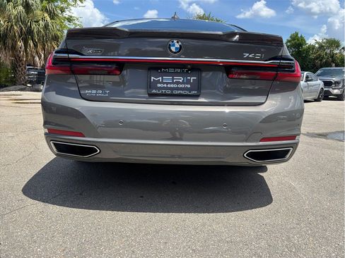 Used 2022 BMW 740i xDrive w/ Premium Package AWD/4WD image 18