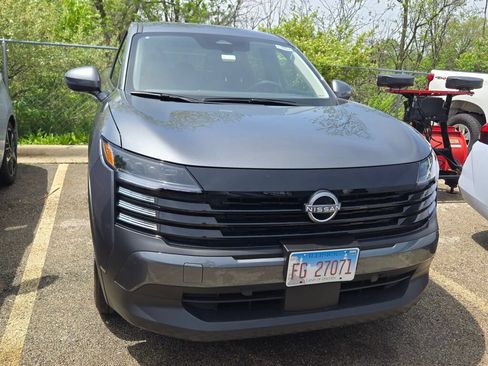 Used 2025 Nissan Kicks SV w/ Illumination Package AWD/4WD image 2