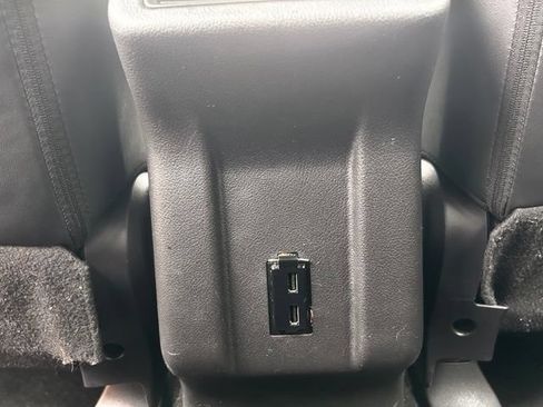 Used 2022 Mitsubishi Outlander 4WD Plug-In Hybrid image 31