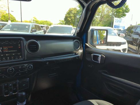 Used 2023 Jeep Wrangler Unlimited w/ Cold Weather Group AWD/4WD image 29