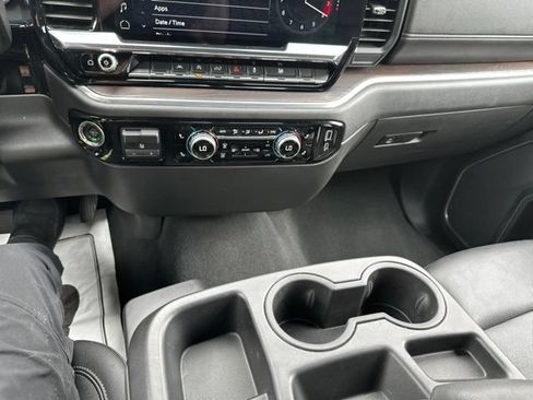Used 2025 GMC Sierra 1500 SLT AWD/4WD image 25