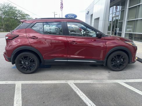 Used 2024 Nissan Kicks SR w/ SR Premium Package image 5