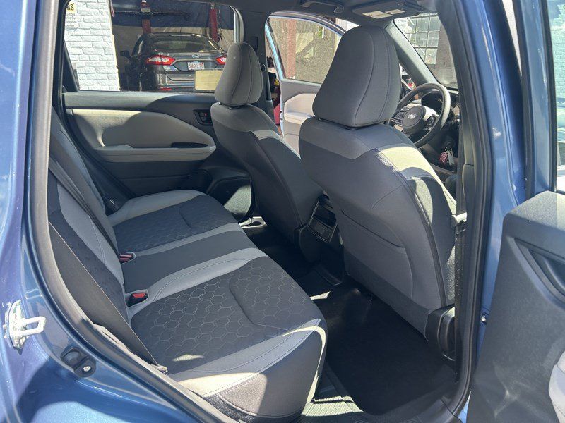Used 2025 Subaru Forester AWD/4WD image 16
