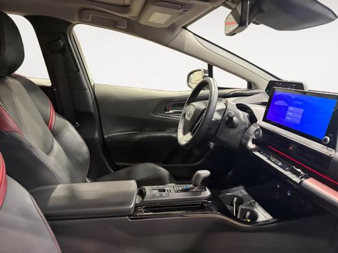 Used 2024 Toyota Prius Prime FWD image 16