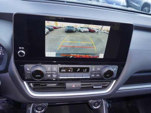 Certified 2025 Toyota Grand Highlander FWD image 17