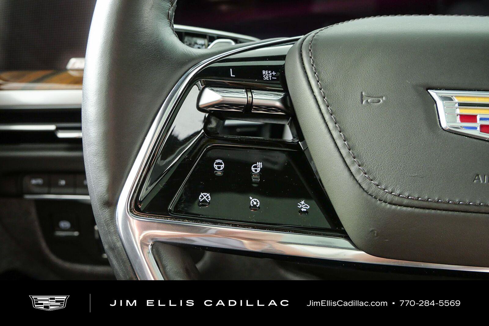 Used 2025 Cadillac Escalade Sport Platinum AWD/4WD image 10