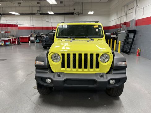 Used 2022 Jeep Wrangler Unlimited Sport image 3