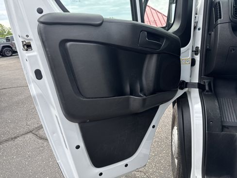 Used 2025 RAM ProMaster 2500 w/ Convenience Group FWD image 13