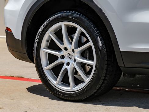 Used 2019 Porsche Cayenne AWD/4WD image 56