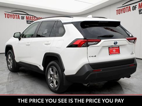 Used 2024 Toyota RAV4 LE AWD/4WD image 4
