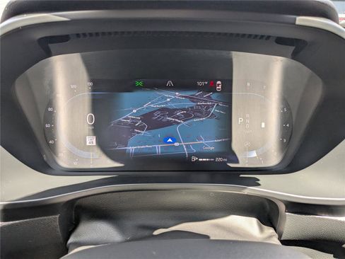 Used 2023 Volvo XC40 B5 Plus image 30