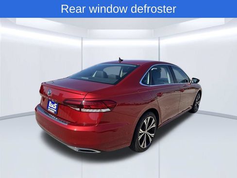 Used 2021 Volkswagen Passat 2.0T SE FWD image 3