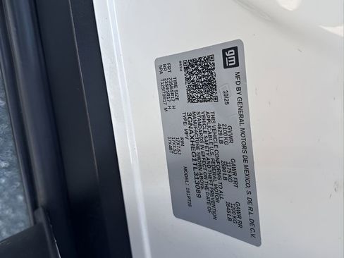 Used 2026 Chevrolet Equinox LT FWD image 28