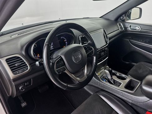 Used 2021 Jeep Grand Cherokee Laredo X AWD/4WD image 24