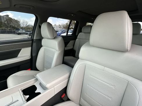 Used 2024 Hyundai Santa Fe Limited image 14