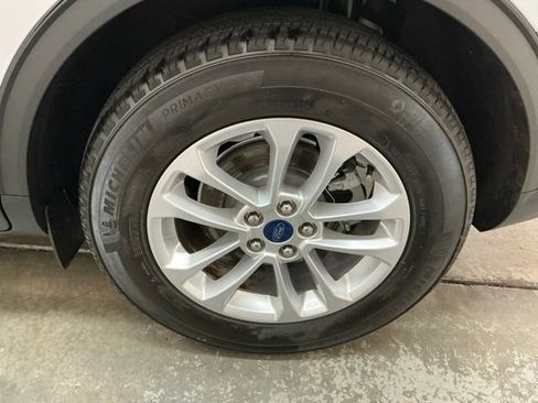 Used 2022 Ford Escape SE image 9