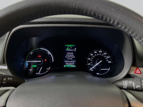 Used 2024 Toyota Sienna XLE image 22