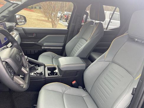 Certified 2025 Toyota 4Runner Trailhunter image 11