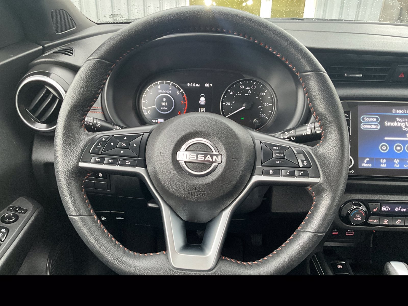 Used 2023 Nissan Kicks SR w/ SR Premium Package FWD image 3