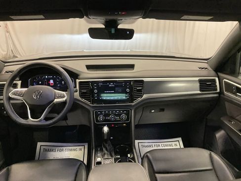 Used 2023 Volkswagen Atlas Cross Sport SEL AWD/4WD image 2