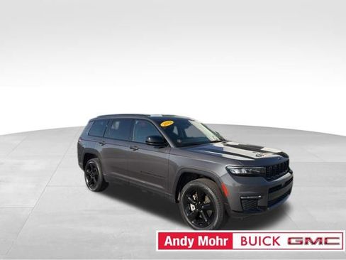 Used 2023 Jeep Grand Cherokee L Limited w/ Black Appearance Package AWD/4WD image 1