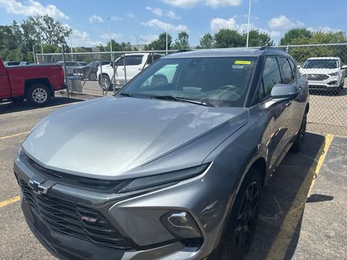 Used 2024 Chevrolet Blazer RS w/ Enhanced Convenience Package FWD image 17