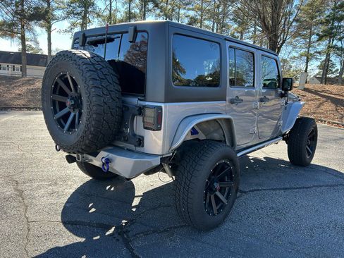 Used 2016 Jeep Wrangler Unlimited Sahara w/ Connectivity Group image 5