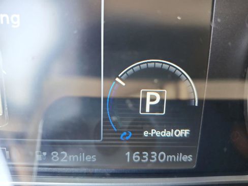 Used 2022 Nissan Leaf SV w/ SV Technology Package image 27