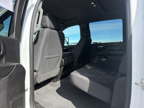 Used 2023 Chevrolet Silverado 2500 LT w/ Fleet Comfort Package AWD/4WD image 3