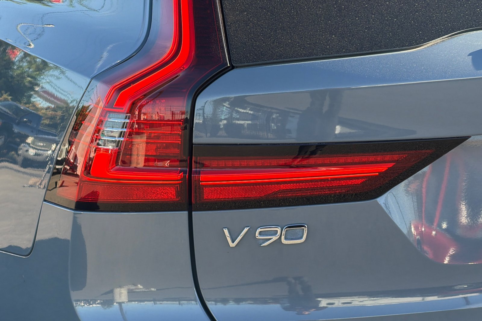 Used 2022 Volvo V90 B6 Cross Country AWD/4WD image 45