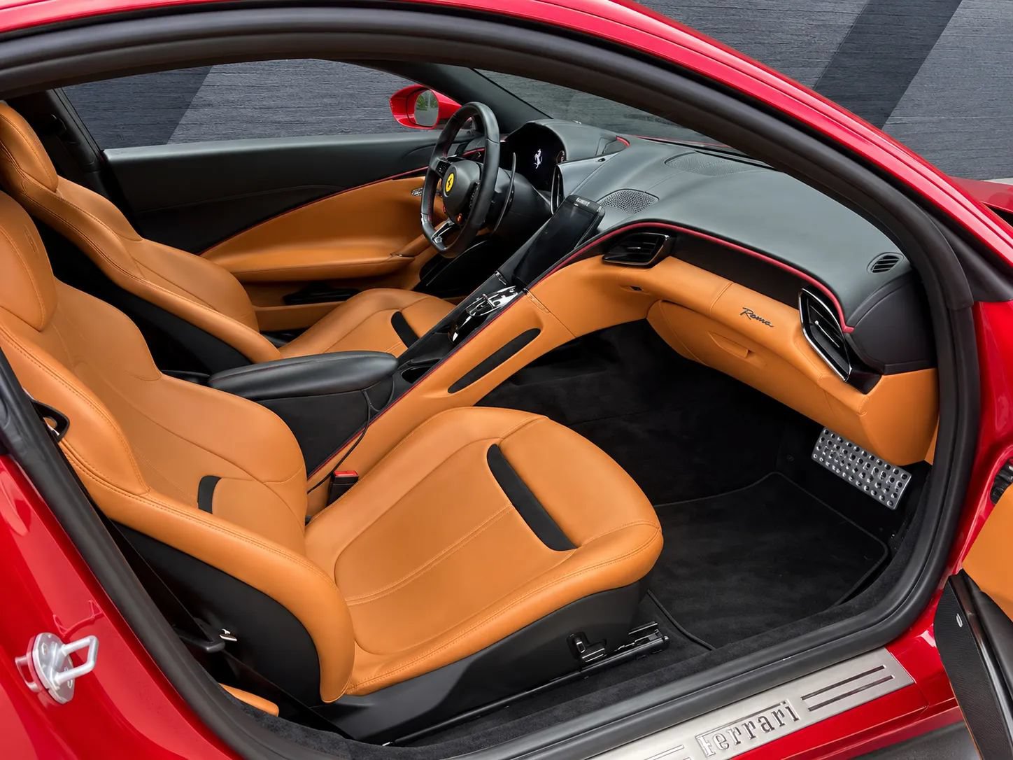 Used 2022 Ferrari Roma RWD image 4