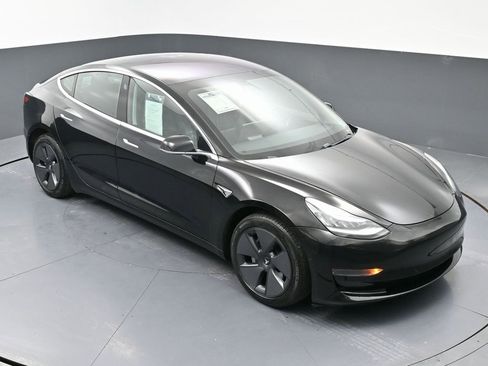 Used 2019 Tesla Model 3 Standard Range Plus image 45