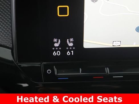 Used 2025 Volkswagen Atlas Cross Sport SEL R-Line AWD/4WD image 4