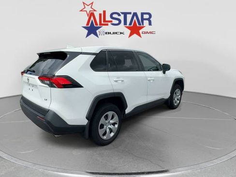Used 2022 Toyota RAV4 LE FWD image 7