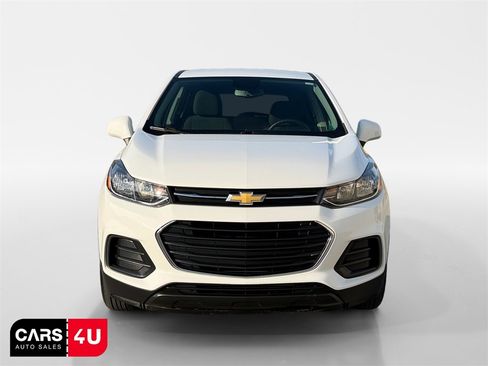 Used 2021 Chevrolet Trax LS w/ Tint and Cruise Package image 2