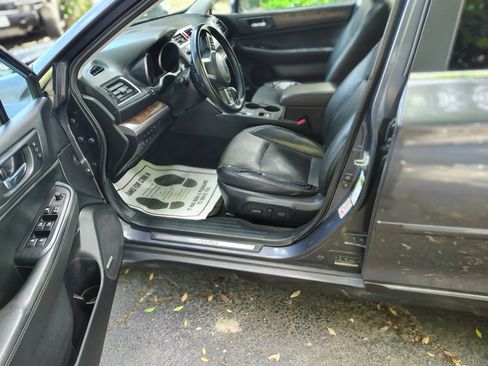 Used 2015 Subaru Outback 2.5i Limited AWD/4WD image 6