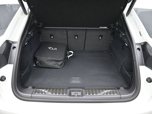 Certified 2025 Porsche Macan Electric RWD image 22