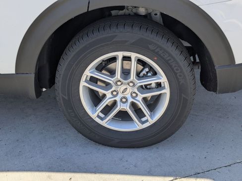 New 2025 Ford Explorer Active image 16