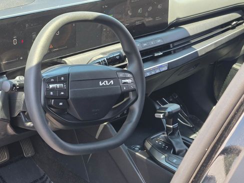 Used 2025 Kia K4 FWD image 23