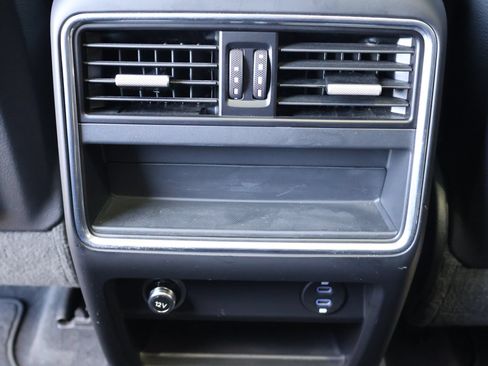 Certified 2023 Porsche Cayenne AWD/4WD image 24