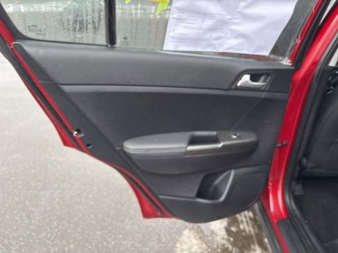 Used 2020 Kia Sportage LX image 10