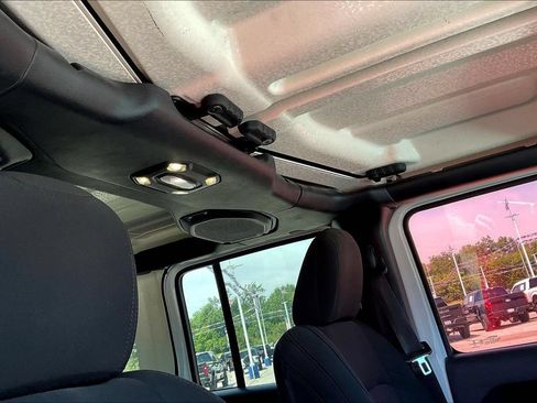 Used 2019 Jeep Wrangler Unlimited Sport S AWD/4WD image 18