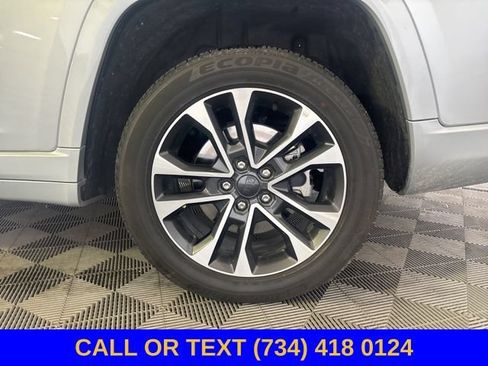Used 2023 Jeep Grand Cherokee L Overland AWD/4WD image 54