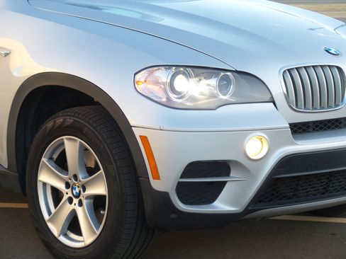 Used 2012 BMW X5 xDrive35d image 2