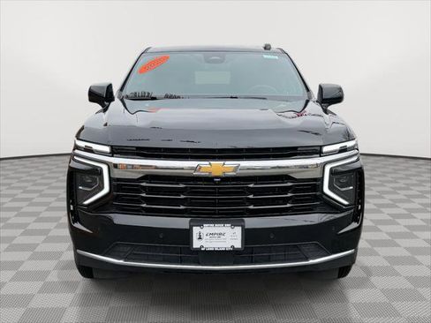 Used 2025 Chevrolet Suburban LS image 2