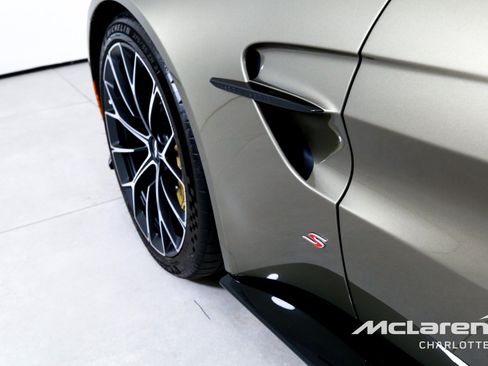 Used 2026 Aston Martin V8 Vantage S RWD image 30