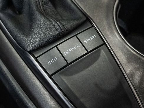 Used 2022 Toyota Camry SE image 24